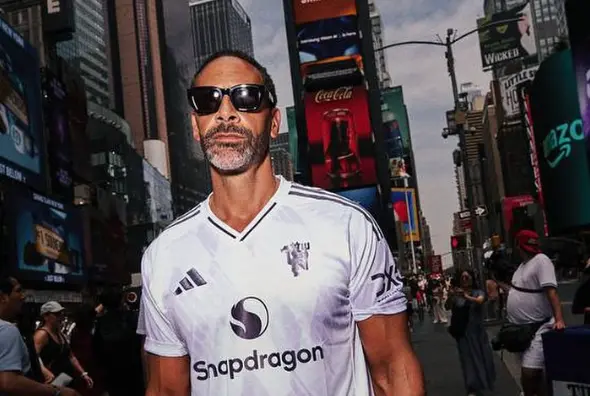 Rio Ferdinand: 'You can't keep switching centre-backs every week at Man Utd'