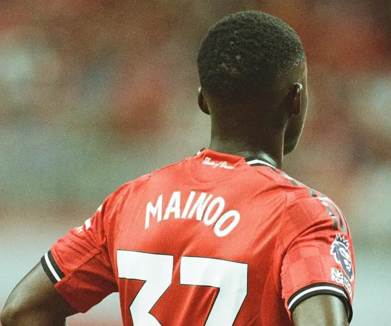 Gary Neville: Amorim 'isn't having Mainoo and central midfield needs sorting out'