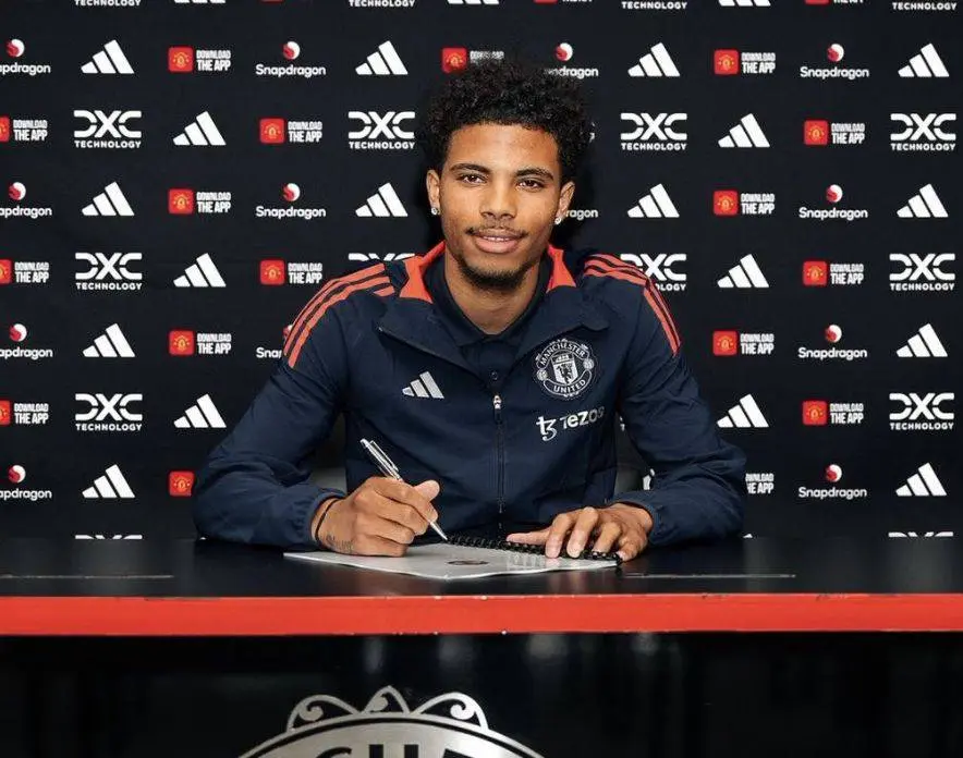 Man Utd agrees new deal for academy star striker who shone in preseason