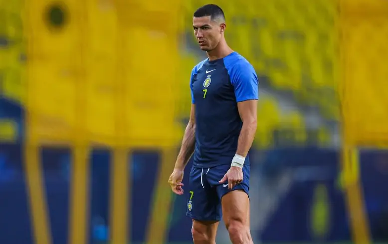 Cristiano Ronaldo says he would like to play just for Portugal and not a club