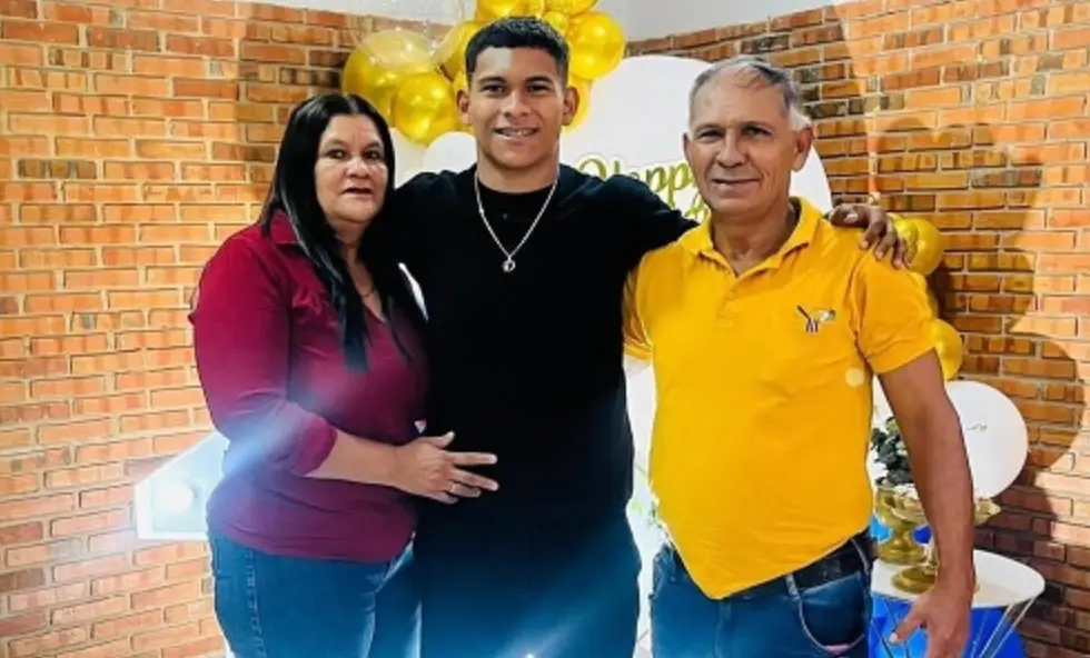 Diego Leon builds new home for his parents in Paraguay with first salary from Man Utd