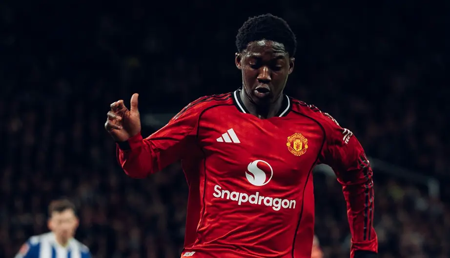 Manchester United midfielder Kobbie Mainoo