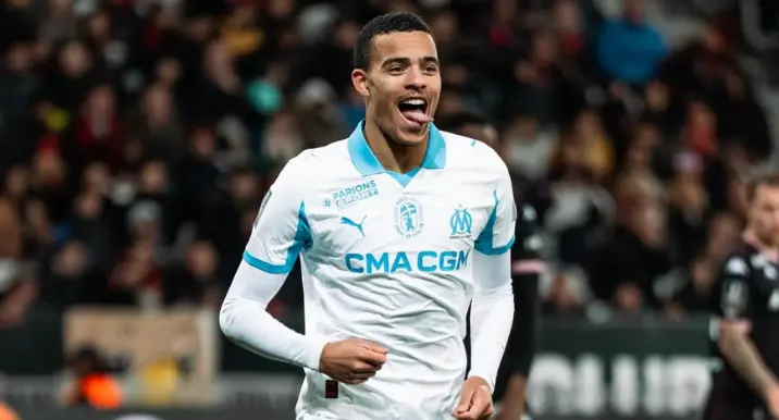 Prolific former Man Utd striker 'with 48 goals in 81 games' set for Roma move