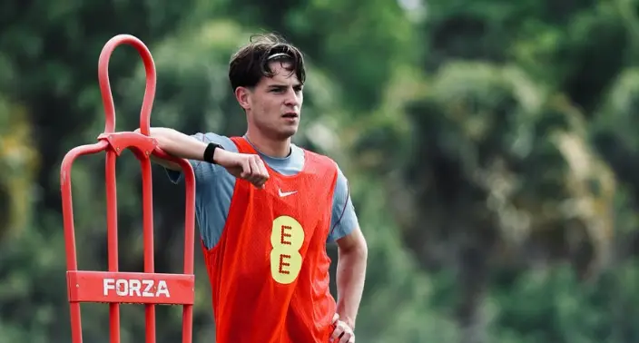 Man Utd target Scott
