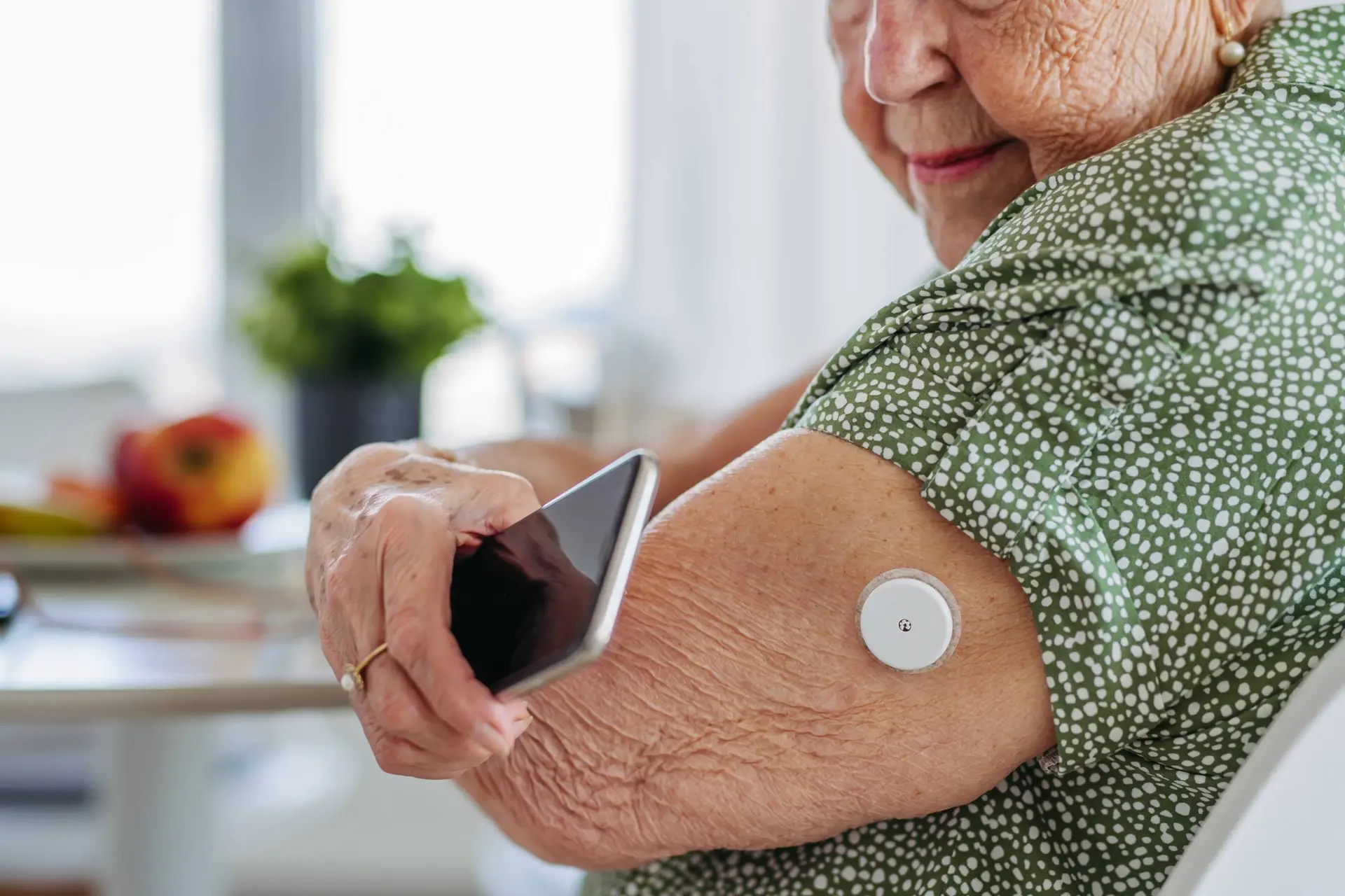 High Glucose Alert Use Associated With Lower Mean Glucose