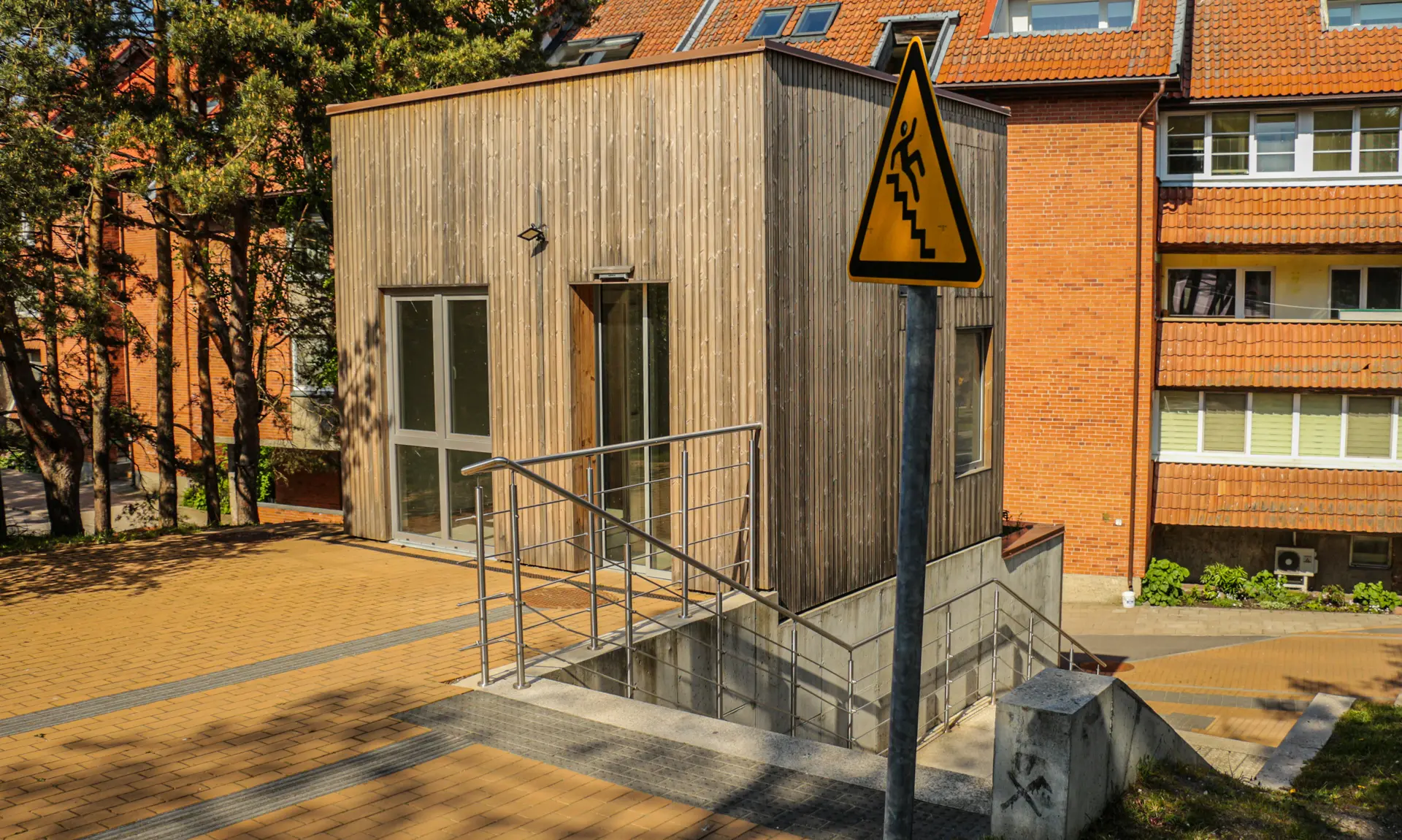 Taikos gatvėje liftas jau veikia, tačiau savivaldybė rangovui turi daug pretenzijų