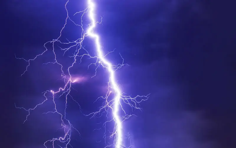Vrijdag kan heel gevaarlijk worden: risico op hagel, bliksem en stormschade