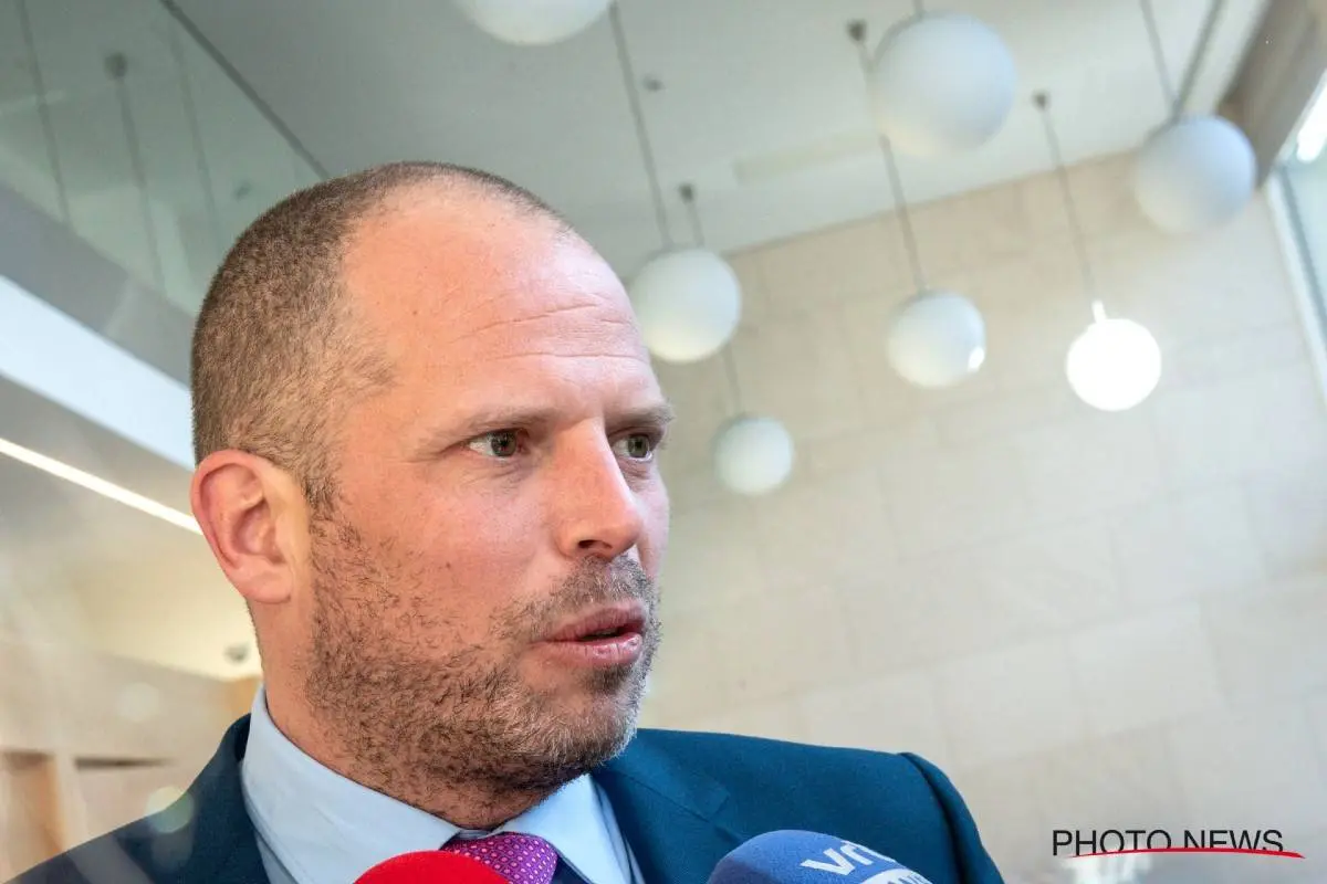 Theo Francken na dreiging van drones: "Het ziet er niet goed uit"