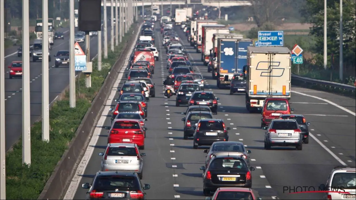 Rijd je volgend weekend richting de kust? Dan vermijd je vanaf vrijdagavond maar beter deze E40-afrit