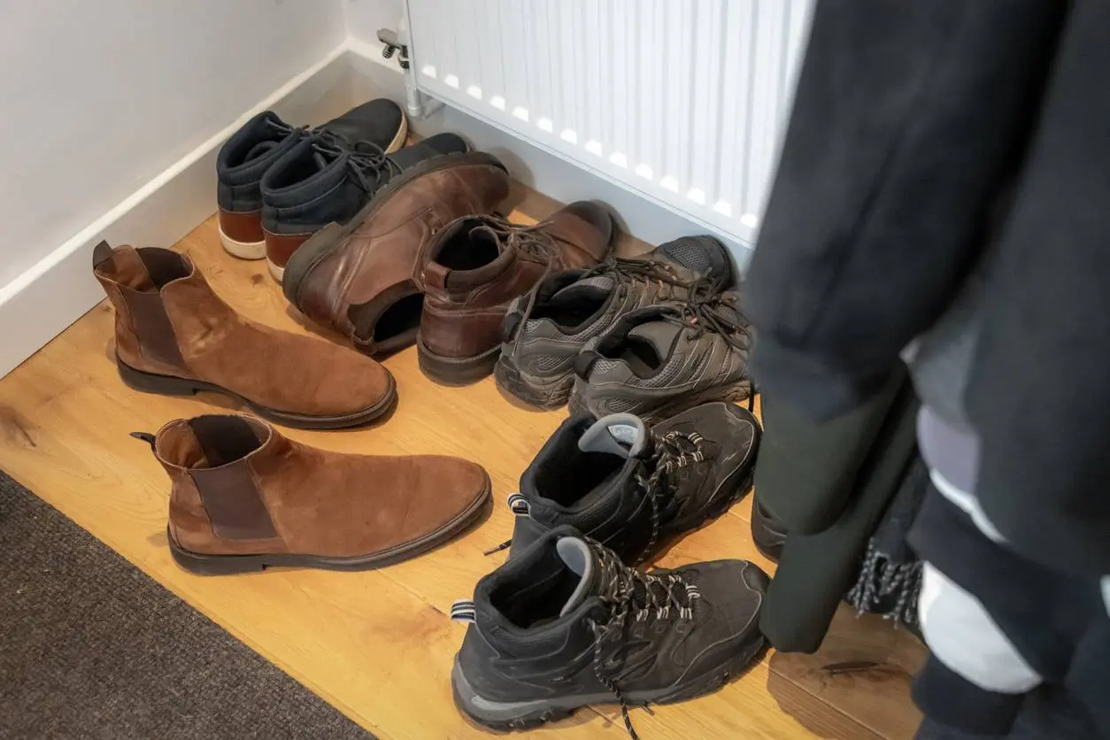 Gezondheidsexperts waarschuwen: schoenen in de gang zijn geen goed idee