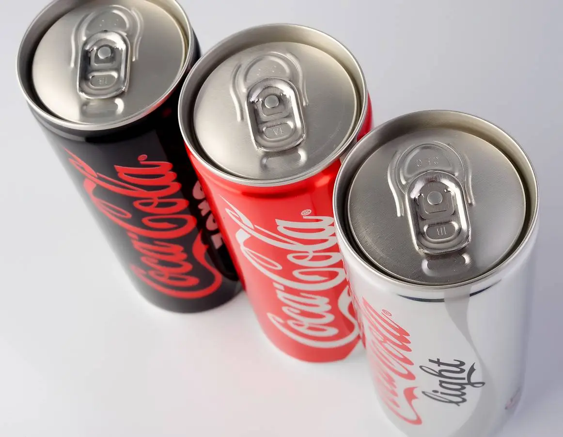 Gezoete dranken versus light-varianten: wie loopt het grootste risico volgens recent onderzoek?