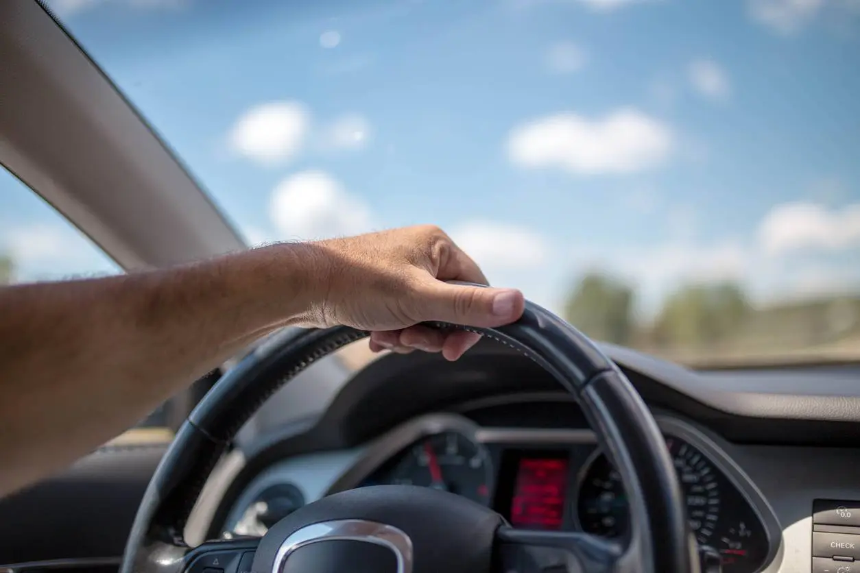 Experts waarschuwen: cruise control gevaarlijk in de regen