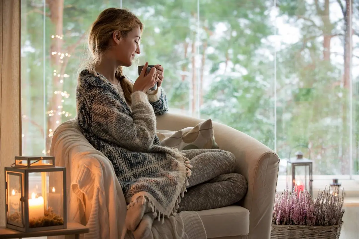 10 simpele trucjes die je huis direct warmer en gezelliger maken