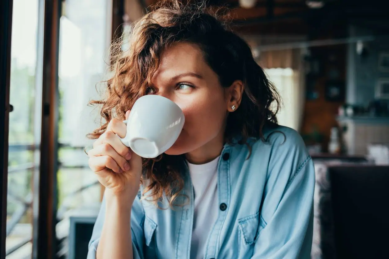 De verborgen invloed van cafeïne op je stemming, niet alleen op je slaap