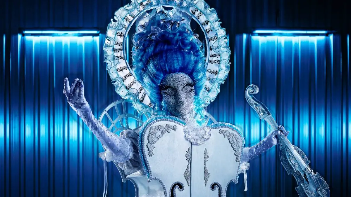 Viool ontmaskerd in 'The Masked Singer': "Zij zit overduidelijk in het pak"