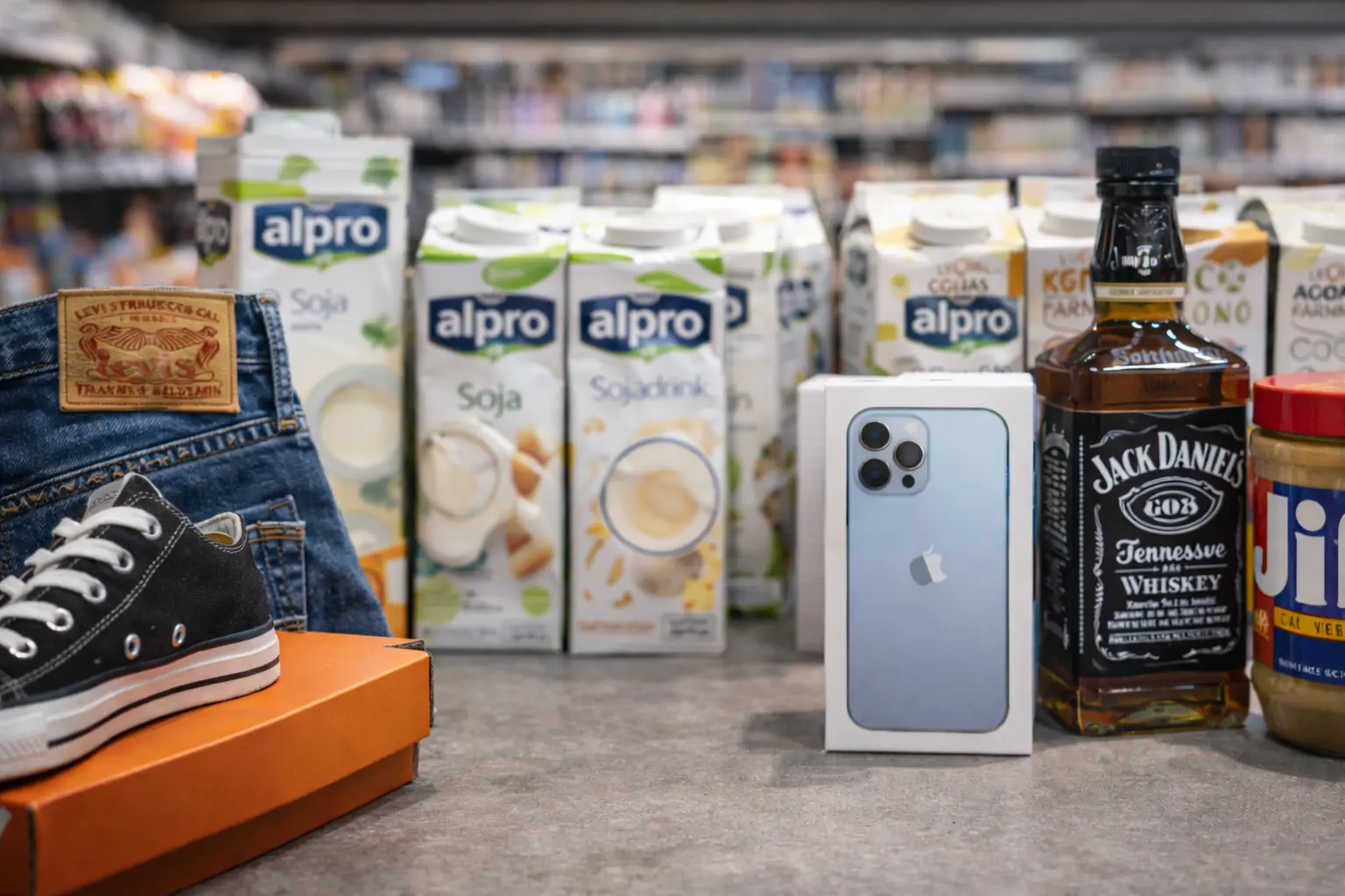 Nieuwe prijsstijging op komst: van smartphones tot kleding wordt alles duurder