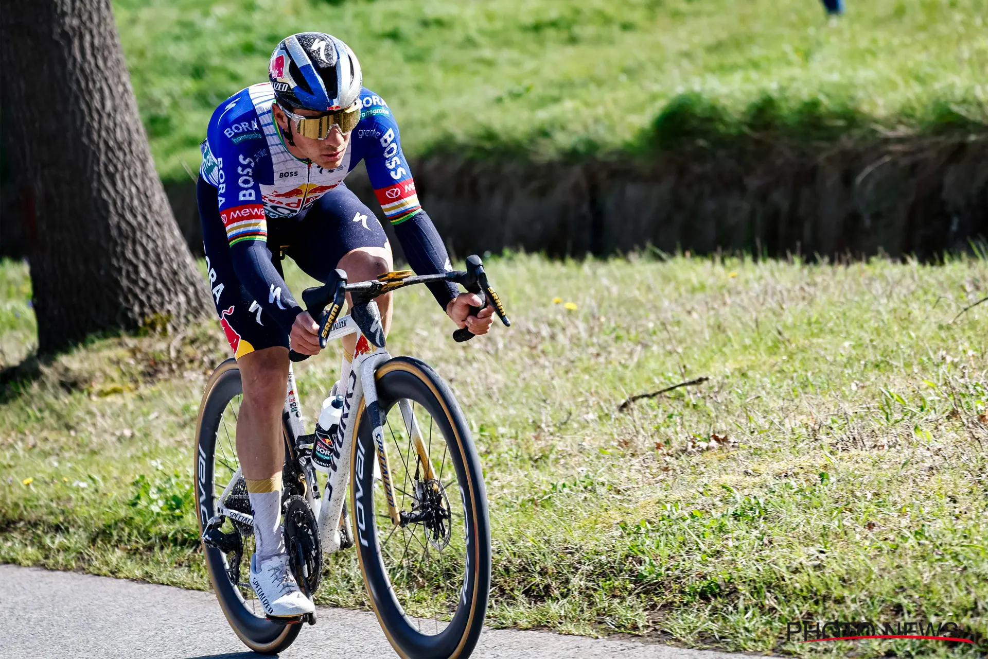 Evenepoel blundert in Ronde van Vlaanderen: "Hij moet dat echt gaan leren"