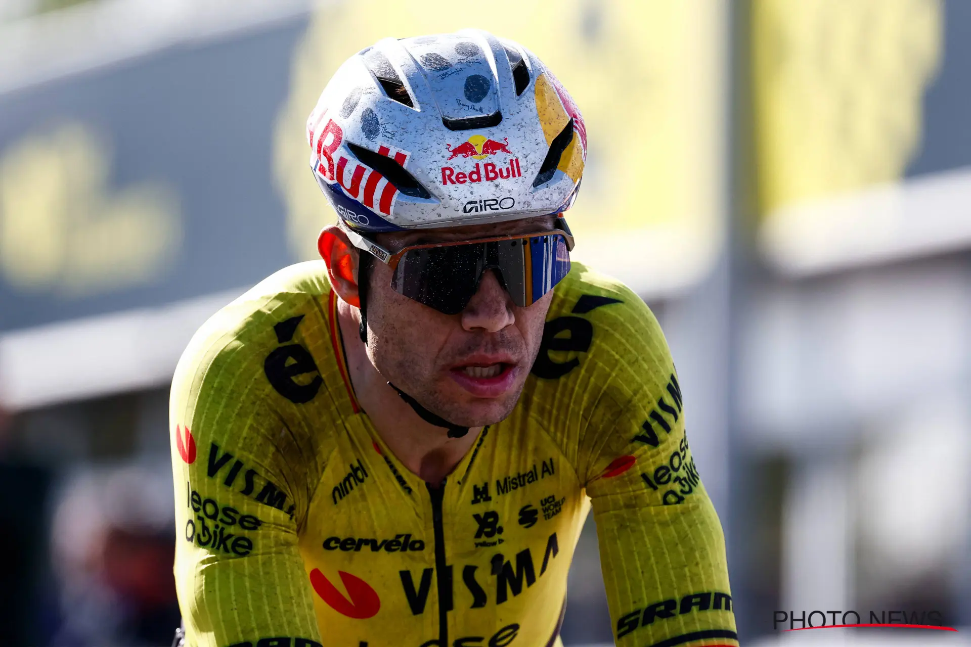 Wout van Aert krijgt slecht nieuws te horen in aanloop naar Parijs-Roubaix