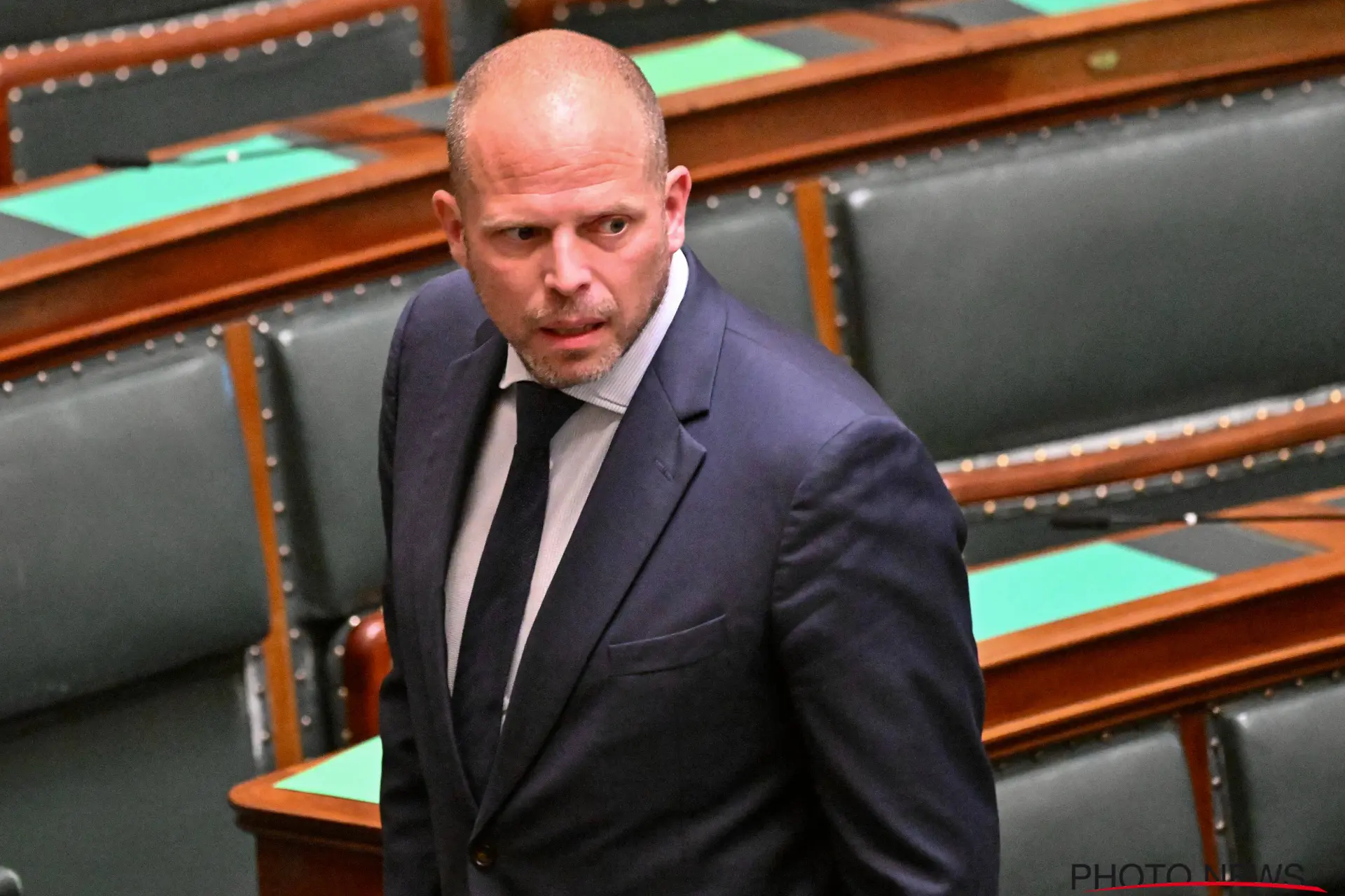 Theo Francken clasht met Frank Vandenbroucke: "Wereld staat in brand"