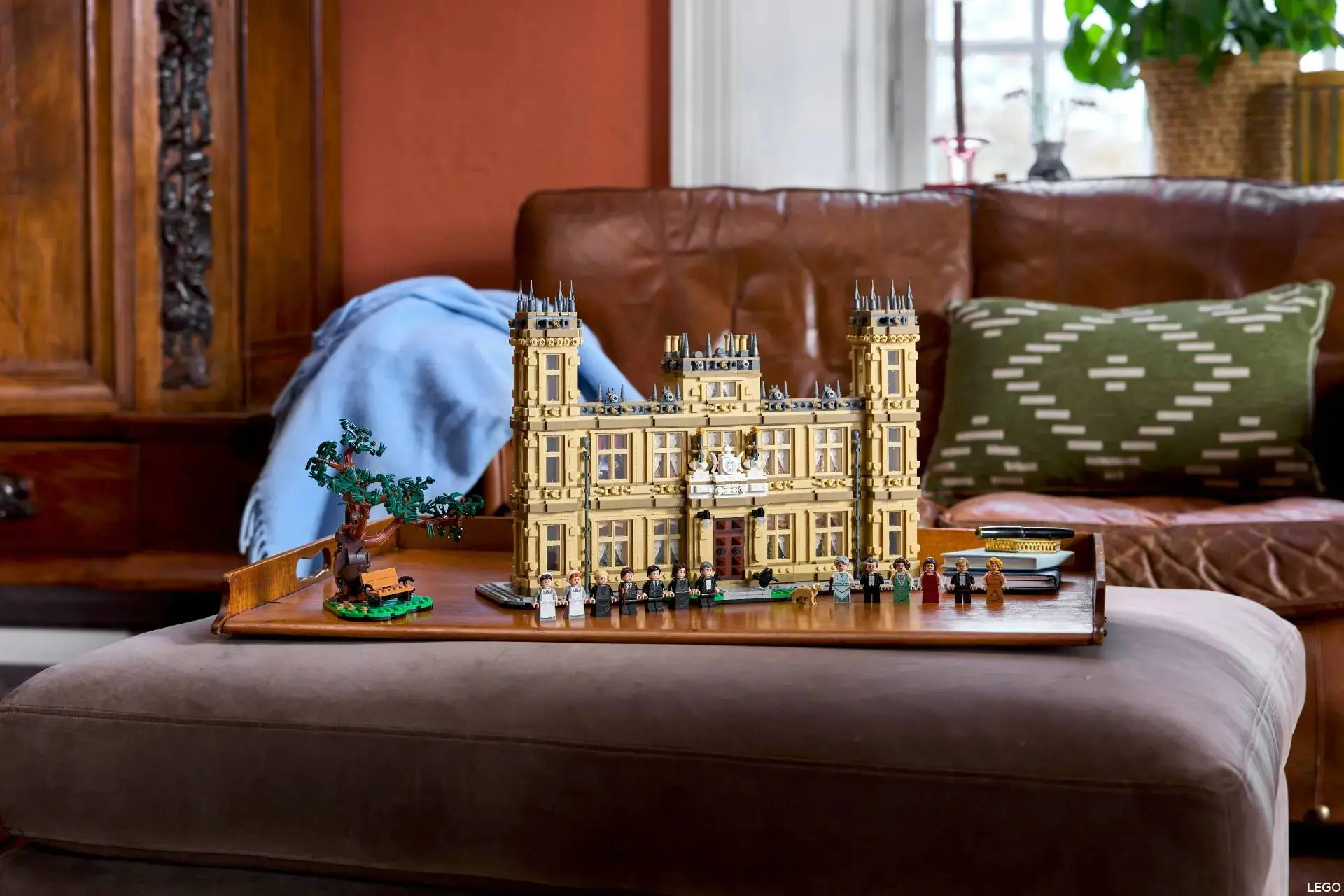 lego-21373-lifestyle-6aa2b453be952