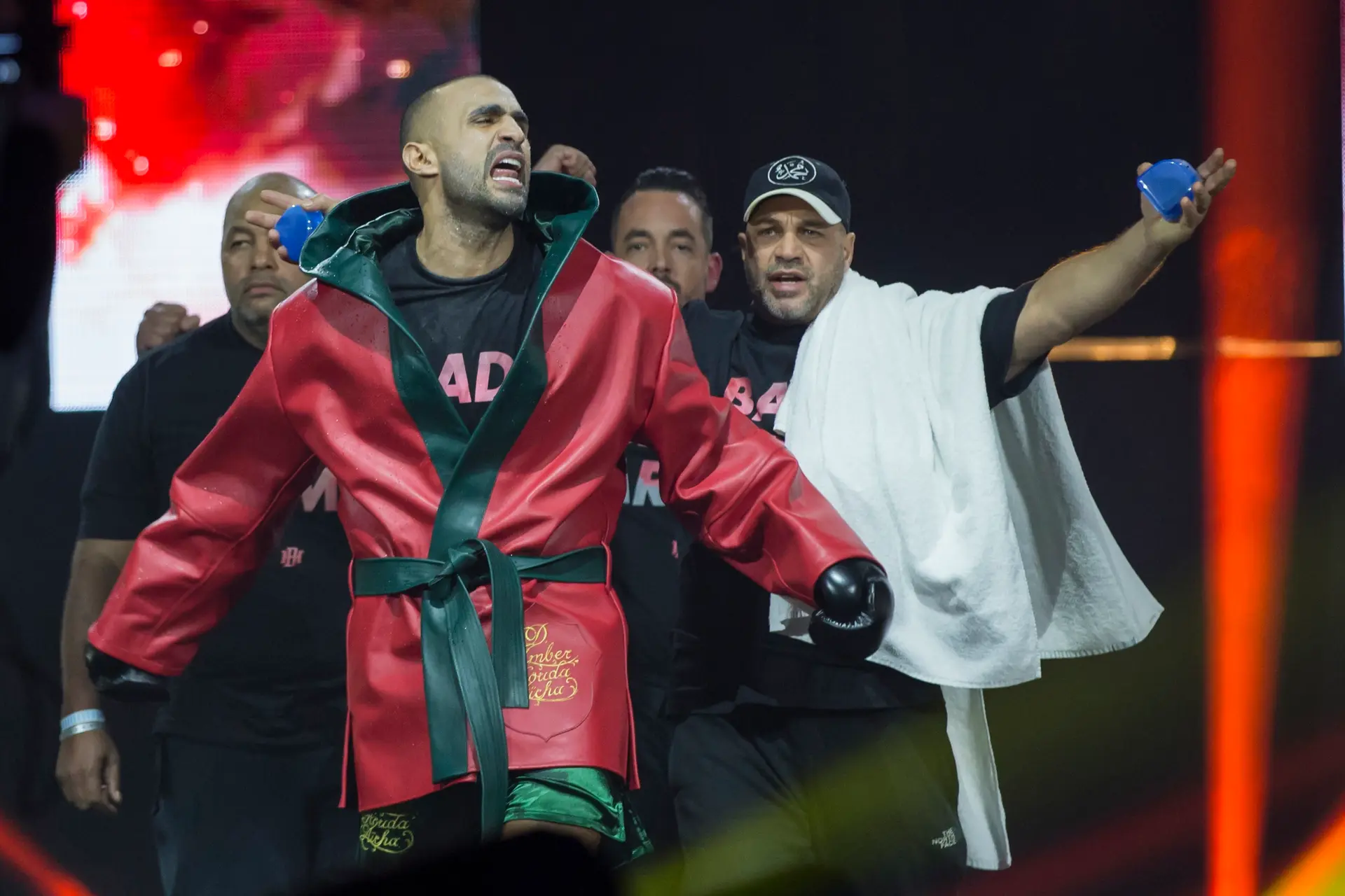 Emotionele Badr Hari zegt gevecht in tranen af uit solidariteit Marokko: "Niet gepast" (VIDEO)