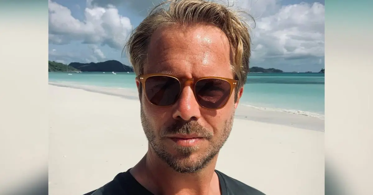 Pas veroordeelde Thijs Römer alweer hand in hand gespot met influencer: 'Shocking...' (BEELDEN)