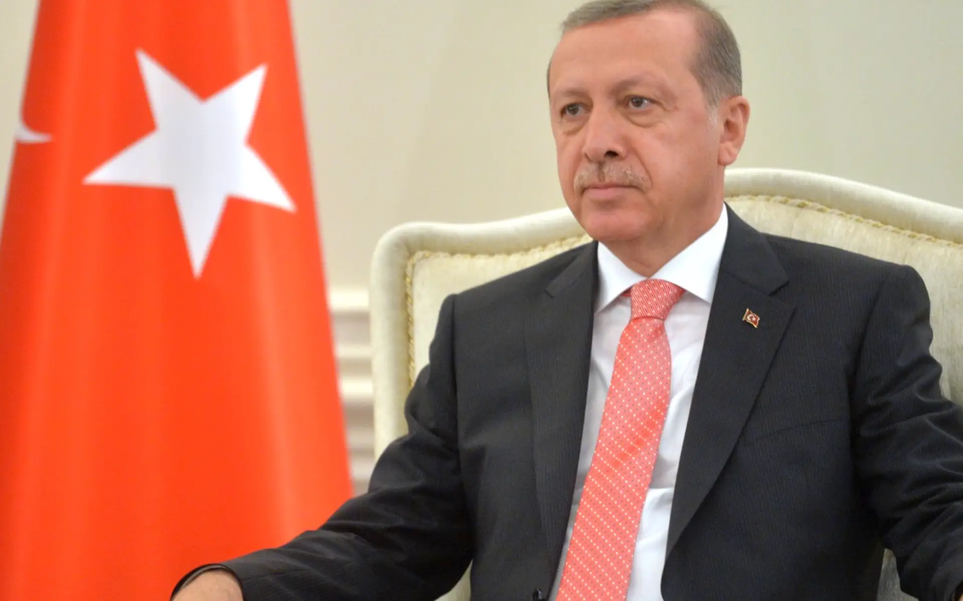 Turkse politie ontdekt bom die bedoelt was voor president Erdogan (FOTO'S)