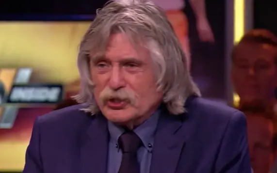 Dj Jean tijdens optreden: ''F*ck Johan Derksen!''