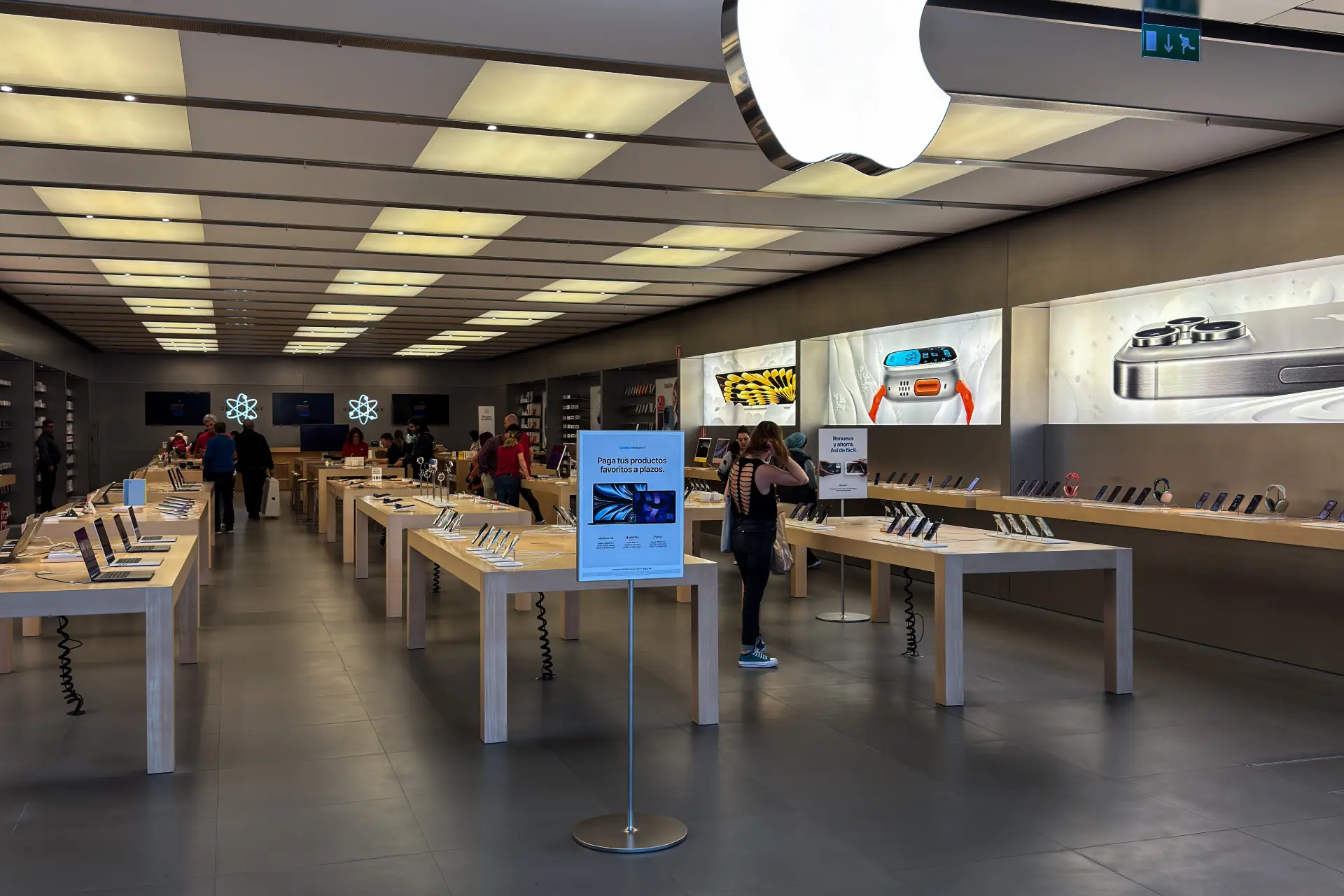 Heftige beelden onthuld van gijzeling Apple Store via bodycam gijzelaar