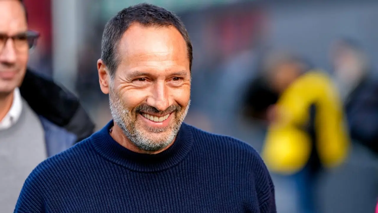 Van 't Schip stopt aan einde seizoen als hoofdtrainer van Ajax