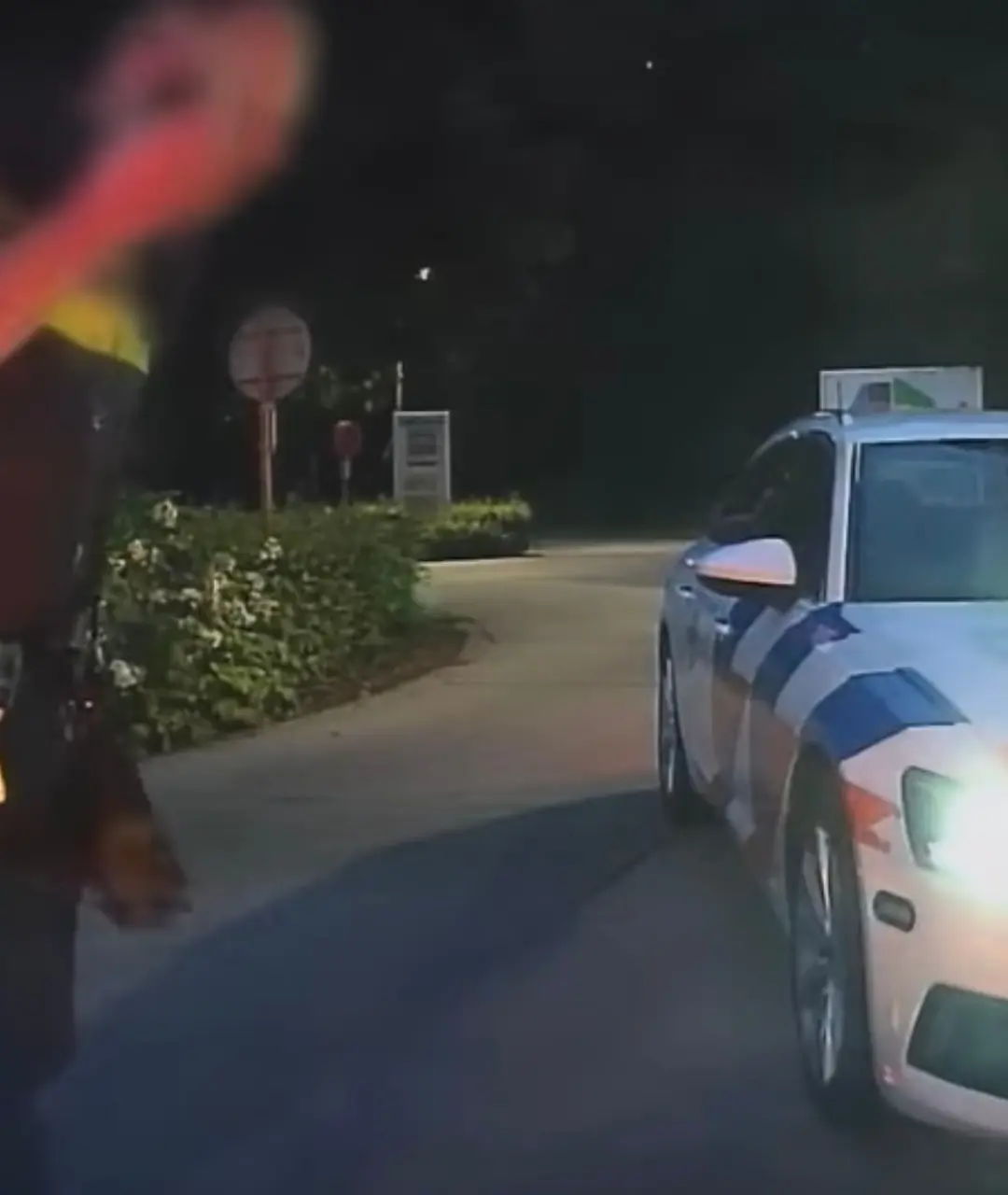 Drugskoerier vlucht over A16 naar België: Politie deelt achtervolgingsbeelden