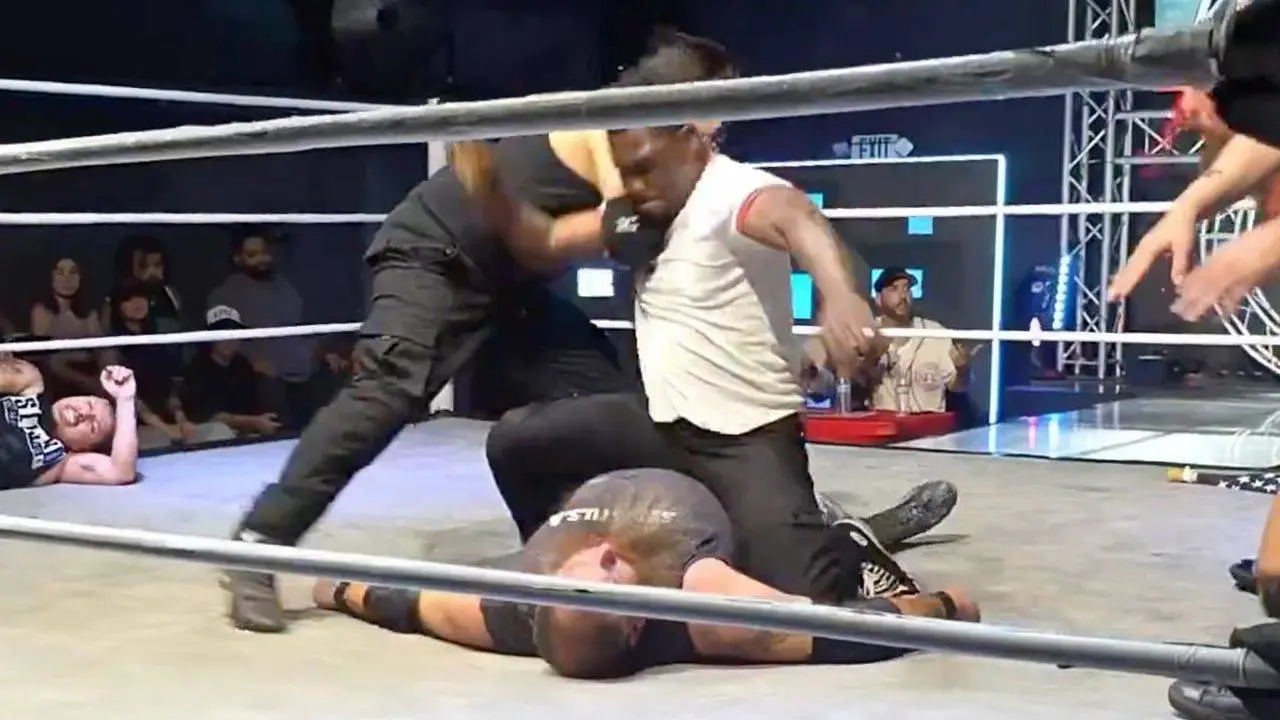 Gewalt-Eklat in WWE-Partnerliga: Sohn von MMA-Legende prügelt Wrestler bewusstlos!