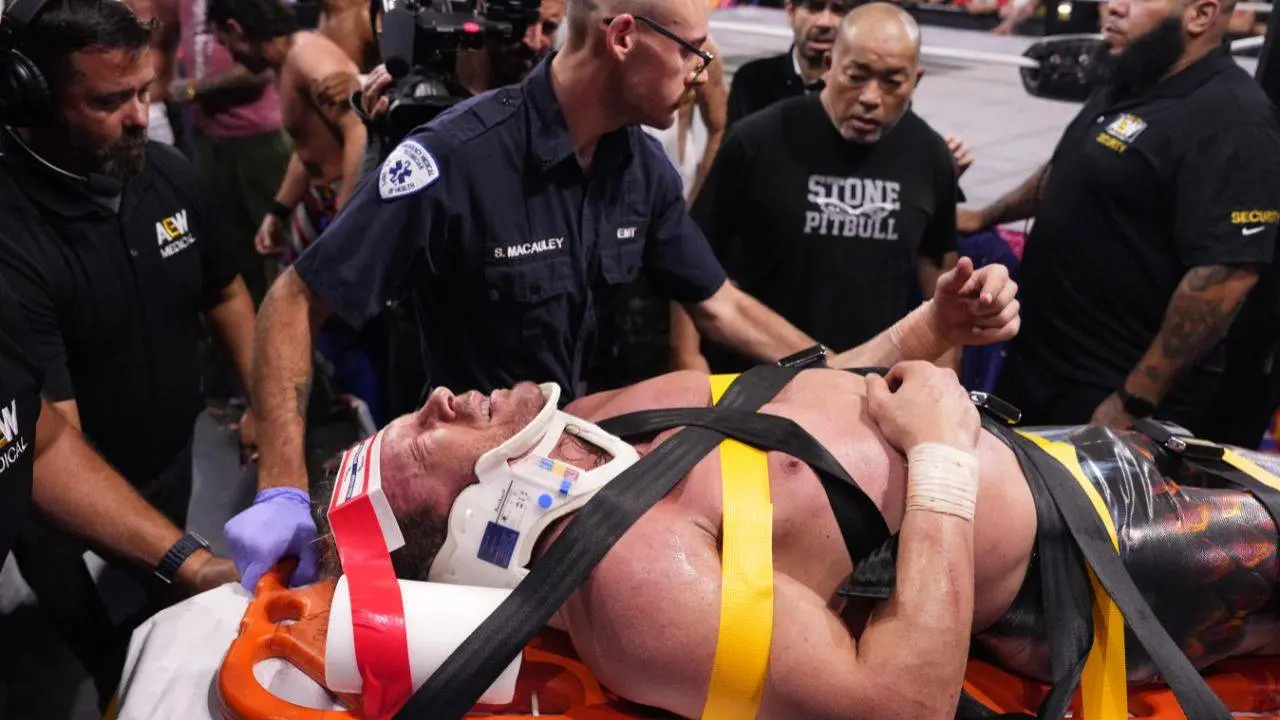 AEW Dynamite (3.9.25): Sorge um Kenny Omega nach brutaler Attacke! Ex-Champion zurück!