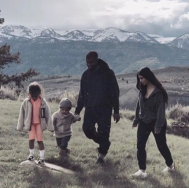 Kanye West deelt schattige video van North West die No Mistakes zingt
