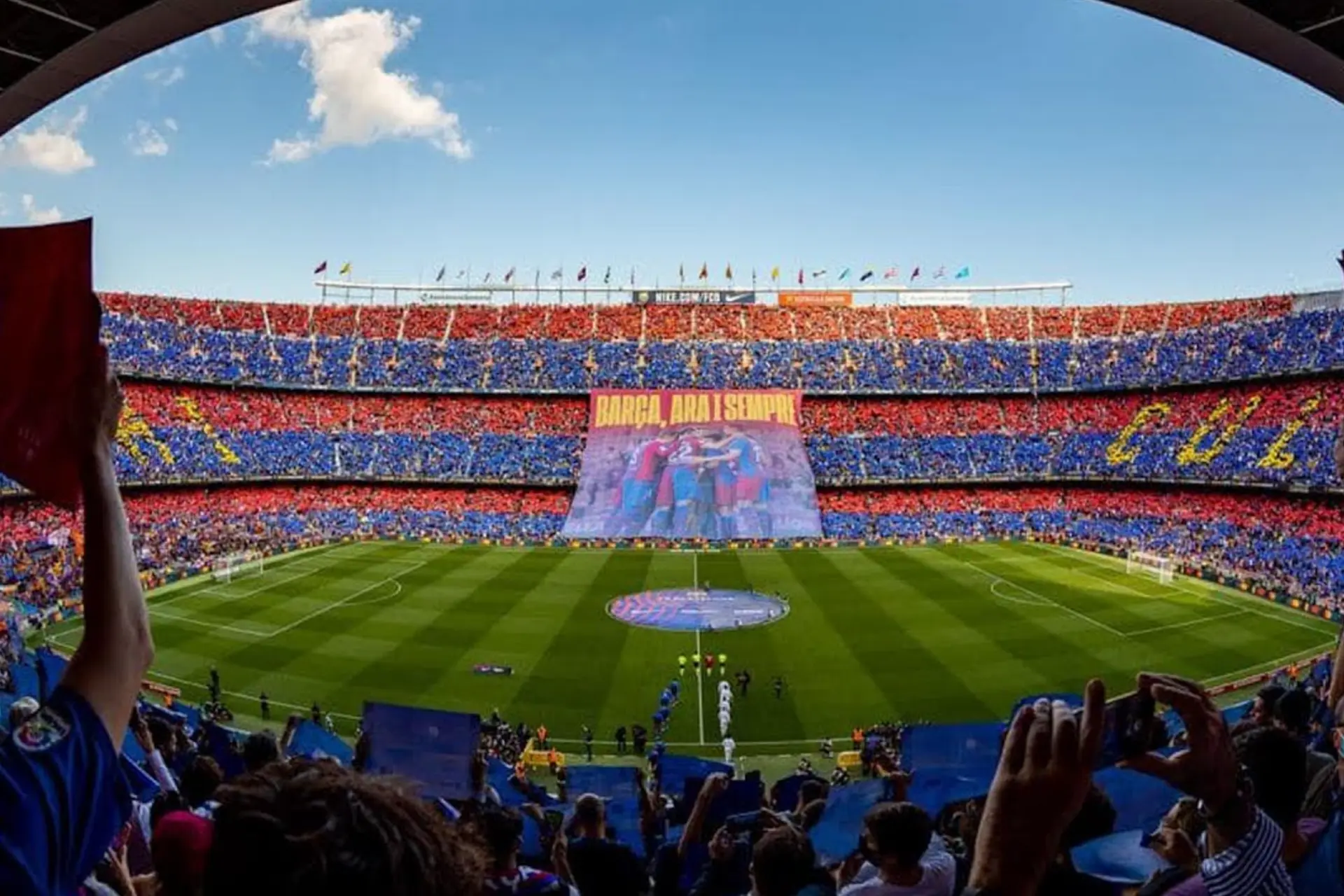 Ook Barcelona voorzitter Joan Laporta aangeklaagd in omkopingszaak