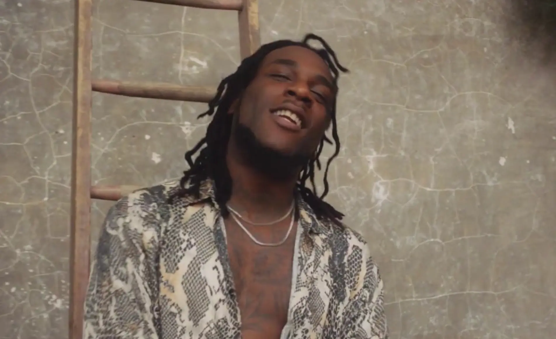Burna Boy onthult de reden dat hij vijf miljoen weigerde voor een show in Dubai