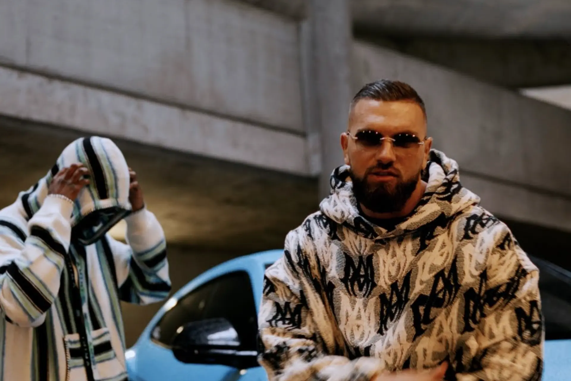 Kosso en Blacka flippen megahit uit 2009 in nieuwe video Miljoen