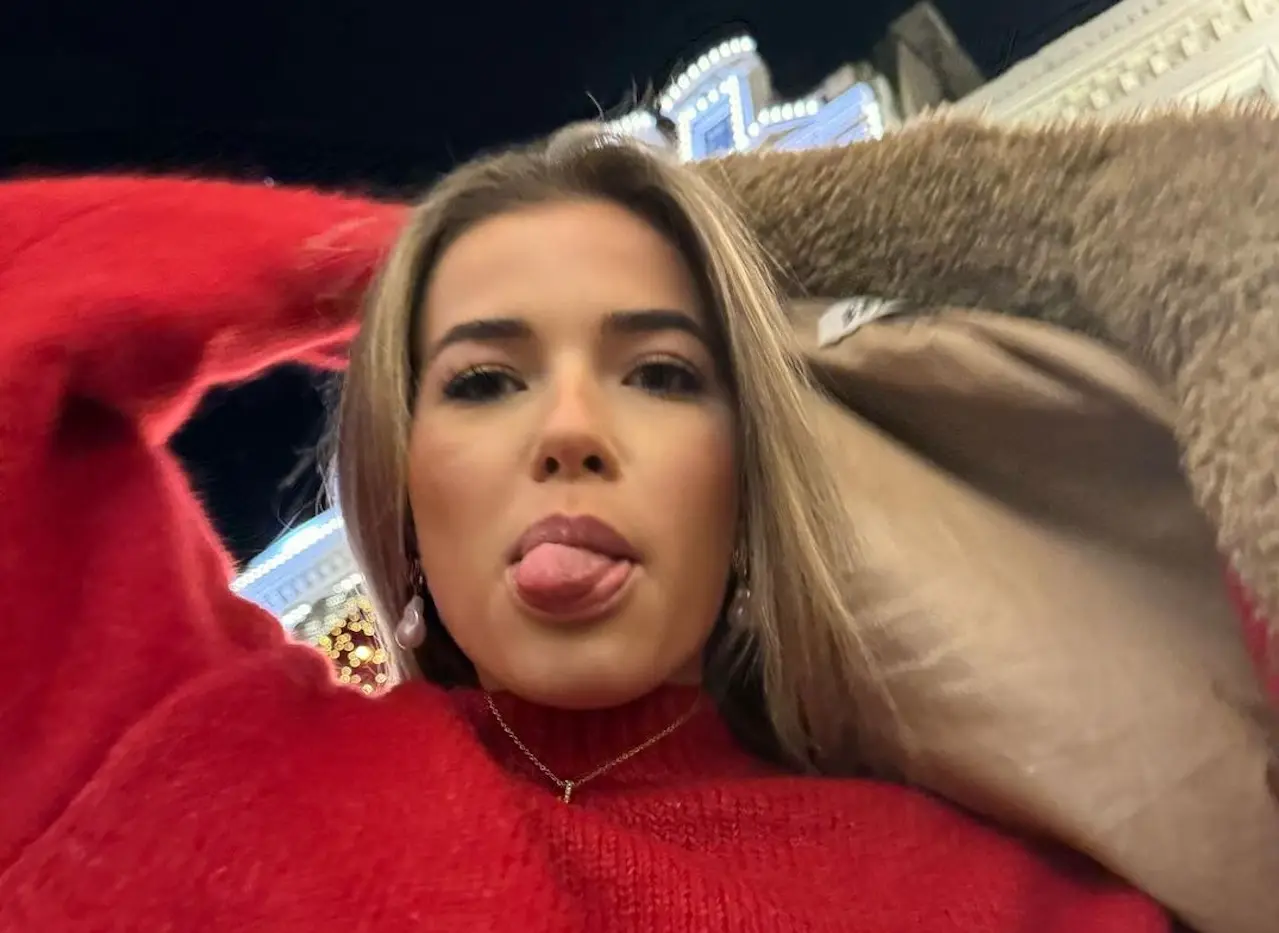 Jade Anna slachtoffer van 'bewerkte' naaktfoto die viral gaat: "Ik weet hoe m'n eigen boobs eruit zien"