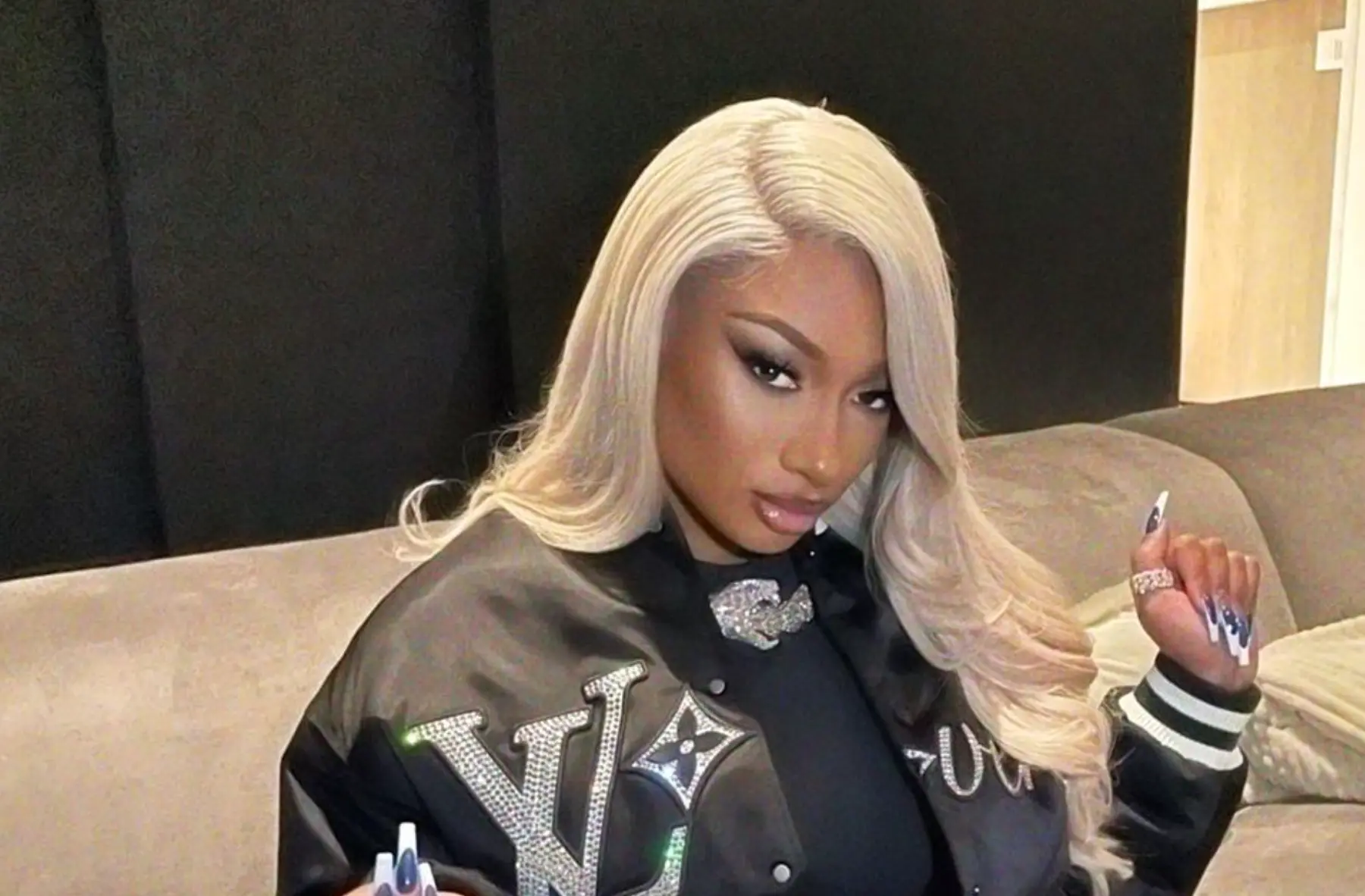 Megan Thee Stallion haalt uit naar o.a. Drake, Nicki Minaj en Tory Lanez op nieuwe disstrack Hiss