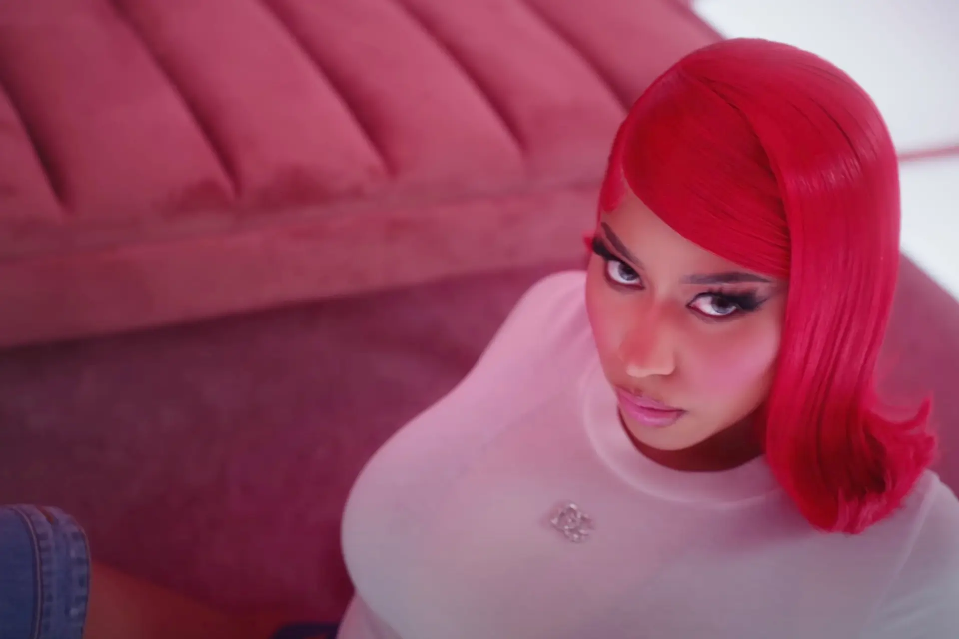Nicki Minaj vraagt publiek om moment of silence voor haar 'dear friend' prinses Diana