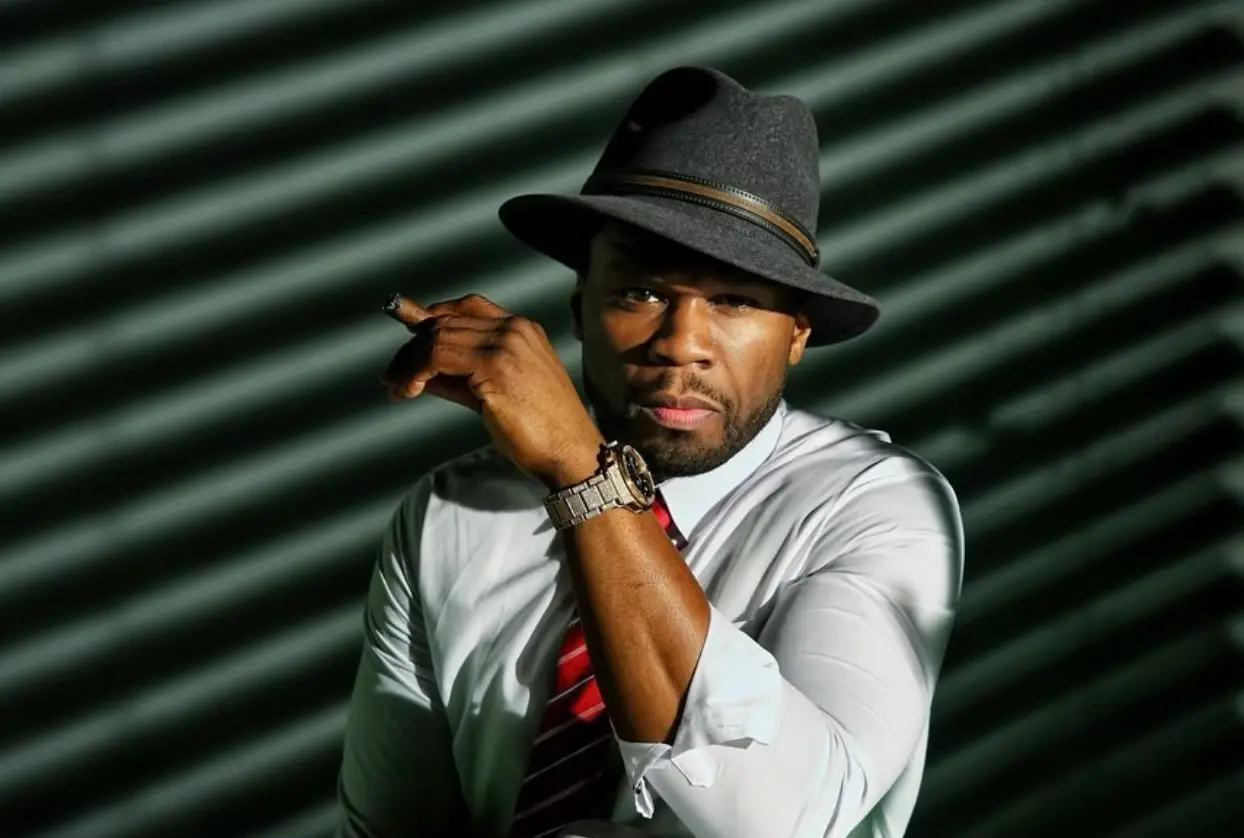 50 Cent duikt op bij genadeloze Diddy roast in Miami, opbrengst gaat naar hotline voor slachtoffers van huiselijk geweld