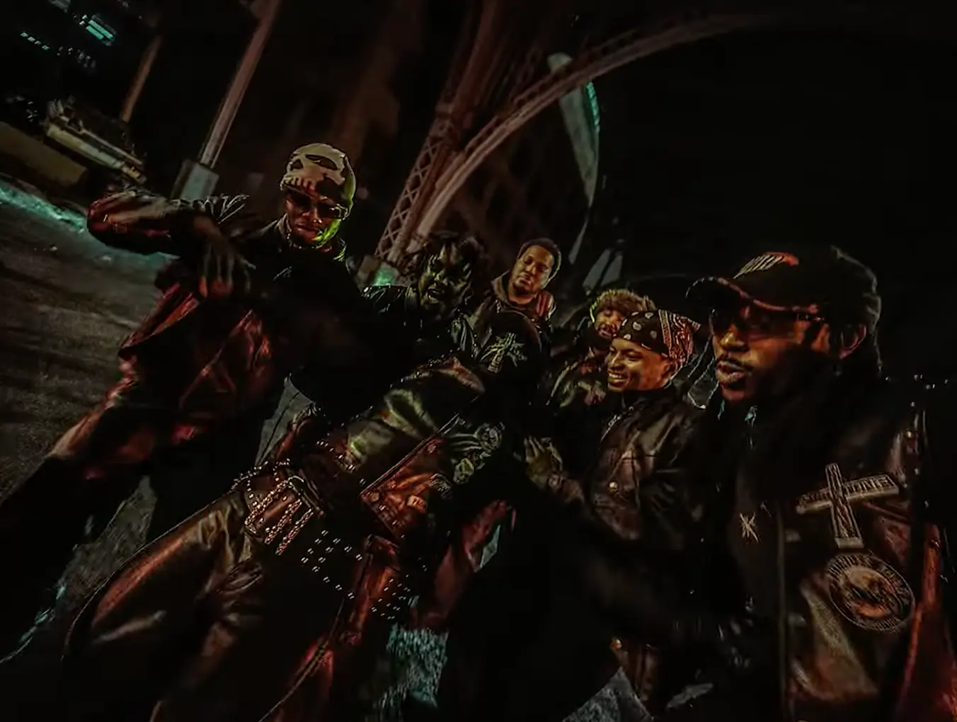 Don Toliver, Cash Cobain en Charlie Wilson flippen Snoop Dogg & Pharrell classic in nieuwe video Attitude