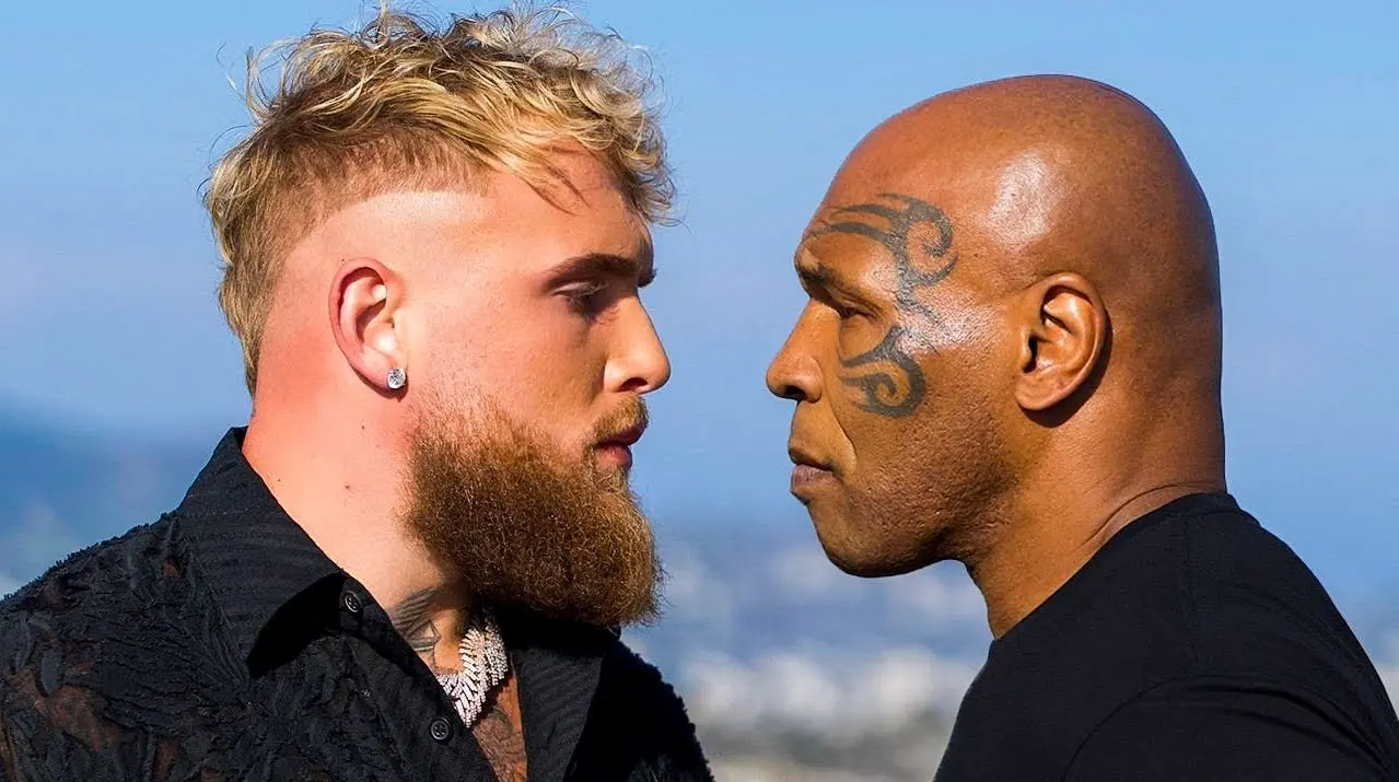 Jake Paul gaat eindelijk te ver en krijgt klap in zijn gezicht van Mike Tyson bij laatste staredown