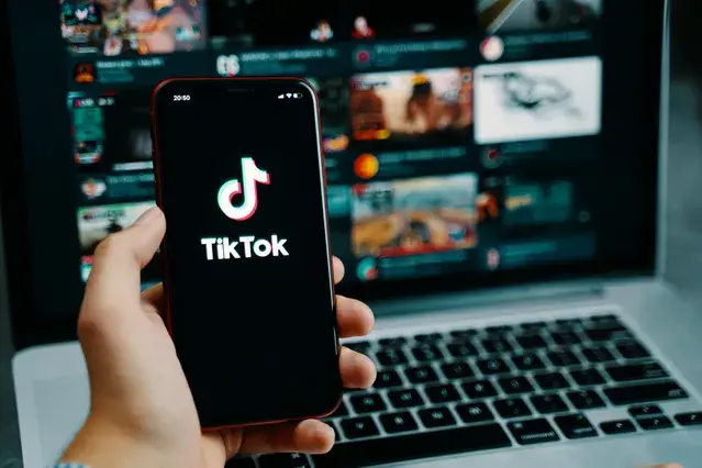 TikTok sluit nieuwe deal en brengt muziek van duizenden artiesten terug: o.a. Drake, Frenna en Jonna Fraser weer beschikbaar