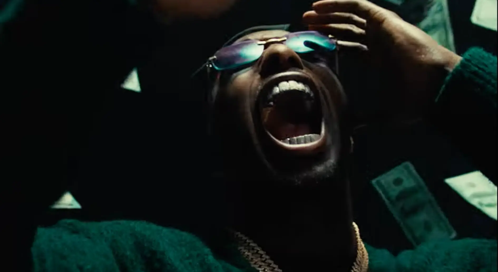 Dopebwoy schakelt Josylvio en Boef in voor Geldmachine video