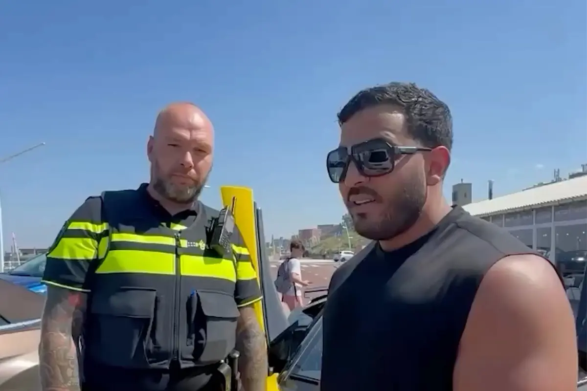 Mobicep zet zijn knalgele Lamborghini in voor samenwerking met de Haagse politie: "Da’s pas handel"