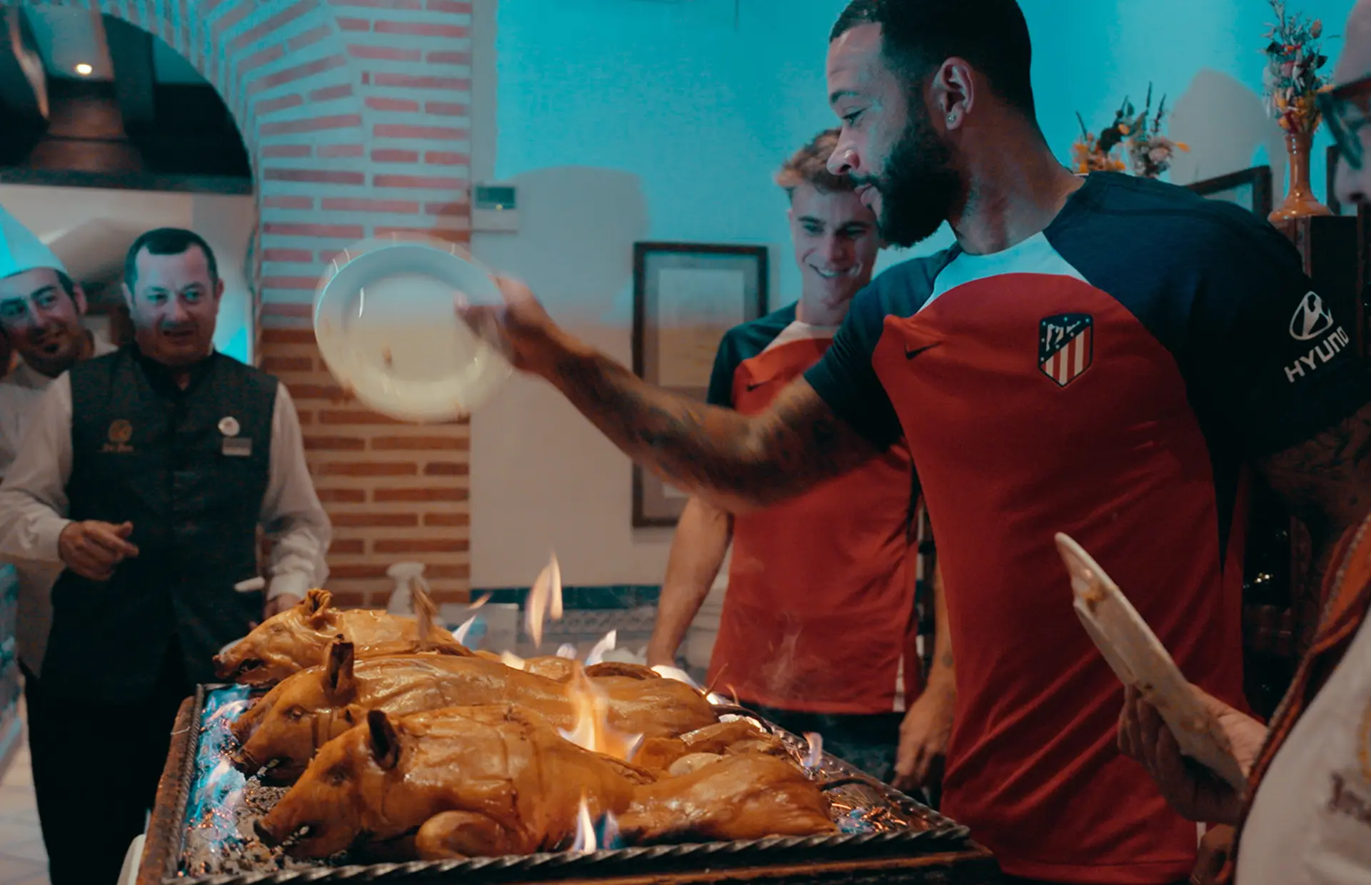 Netflix toont unieke beelden van o.a. Depay, Blind, Bellingham, Xavi en Vini Jr. in nieuwe trailer van LALIGA: Más allá del gol docu