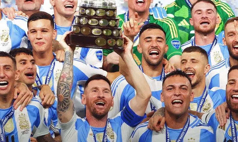 Argentinië onder vuur voor het zingen van racistische liederen na winst Copa America