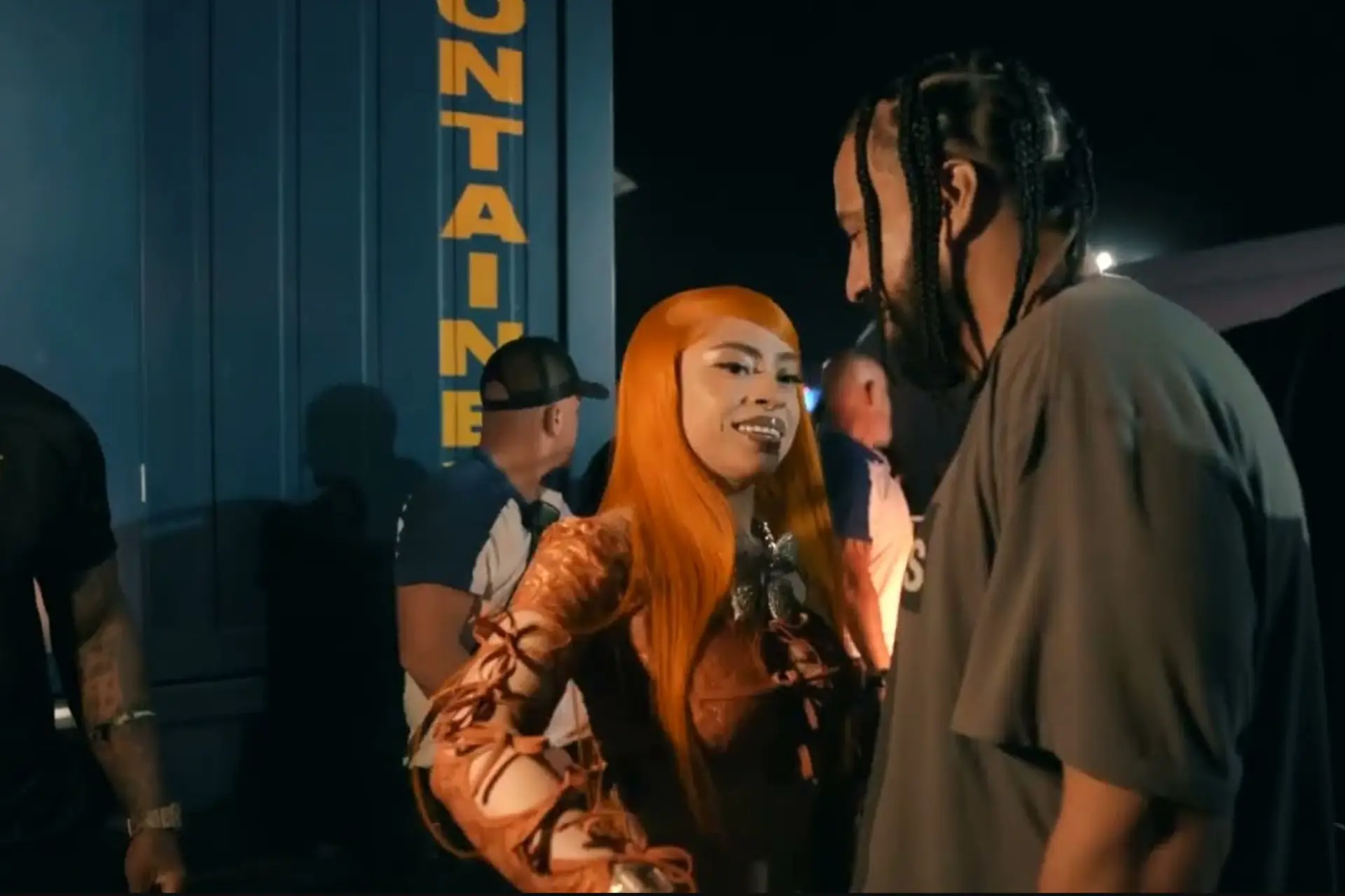 French Montana dropt video van door AI geproduceerde track Ride The Wave