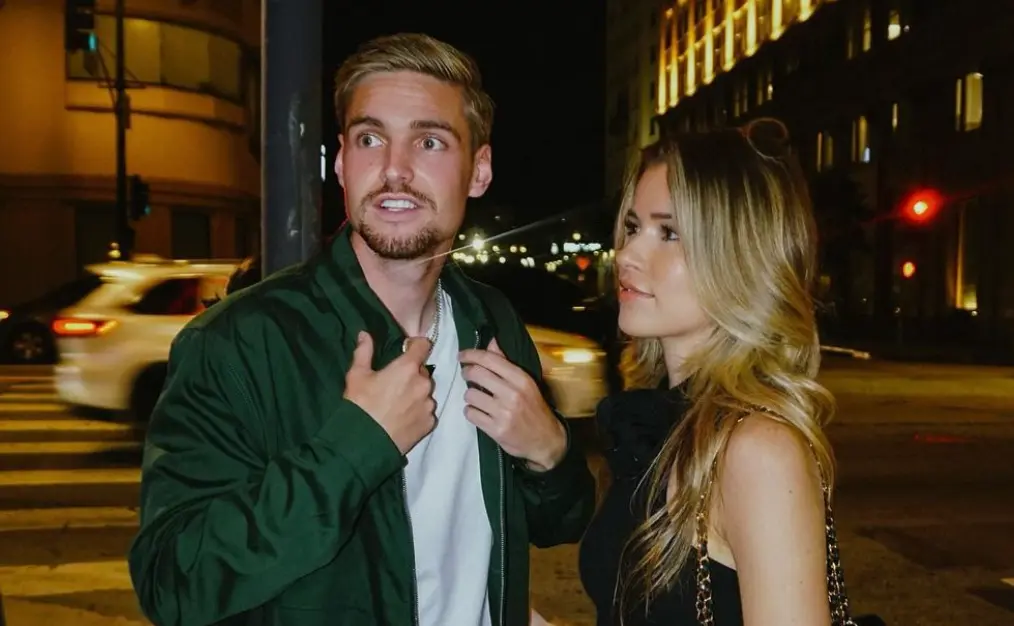 Fans zijn overtuigd dat Kenneth Taylor de wedstrijd van zijn leven gaat spelen na weinig verhullende fotoshoot van Jade Anna